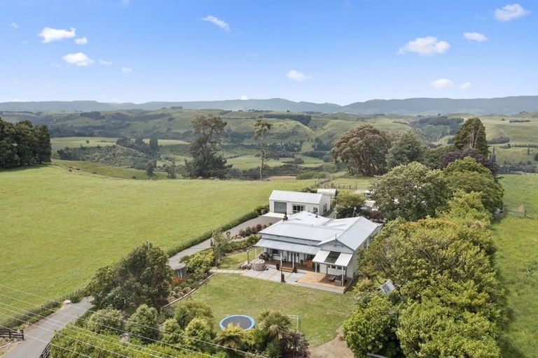 Photo of property in 2778 Kimbolton Road, Kimbolton, Feilding, 4777