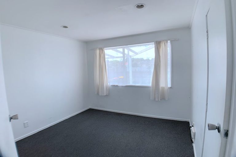 Photo of property in 385 Bucklands Beach Road, Bucklands Beach, Auckland, 2012