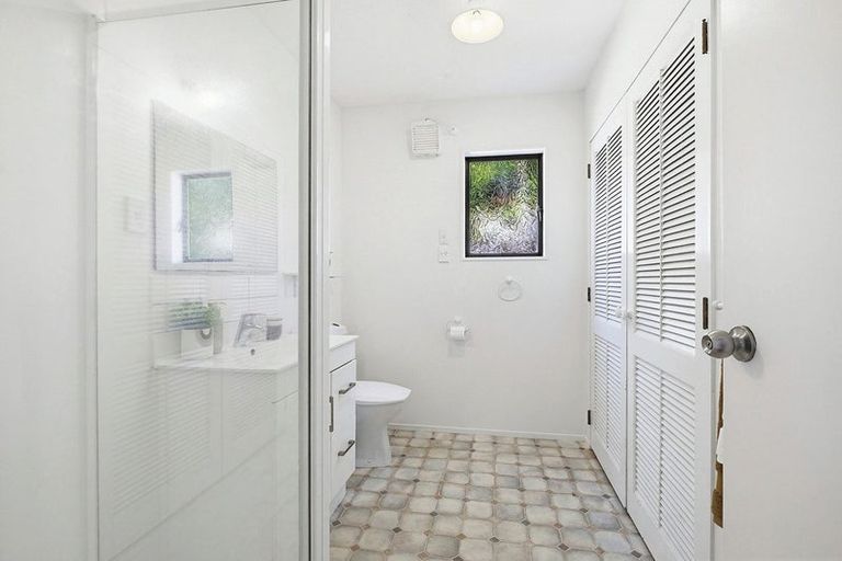 Photo of property in 3 Tedder Way, Karori, Wellington, 6012