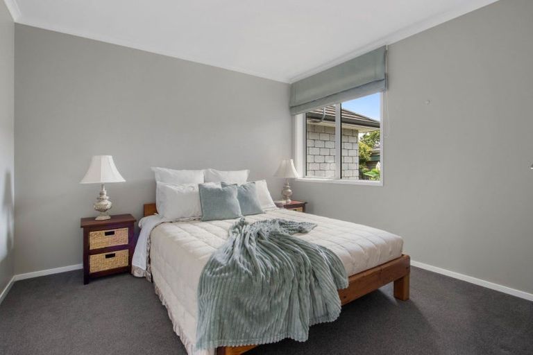 Photo of property in 60 Kayelene Place, Omokoroa, 3114