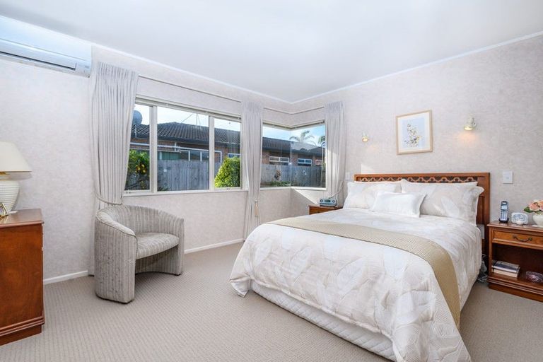 Photo of property in 16 Chalmers Close, Orewa, 0931