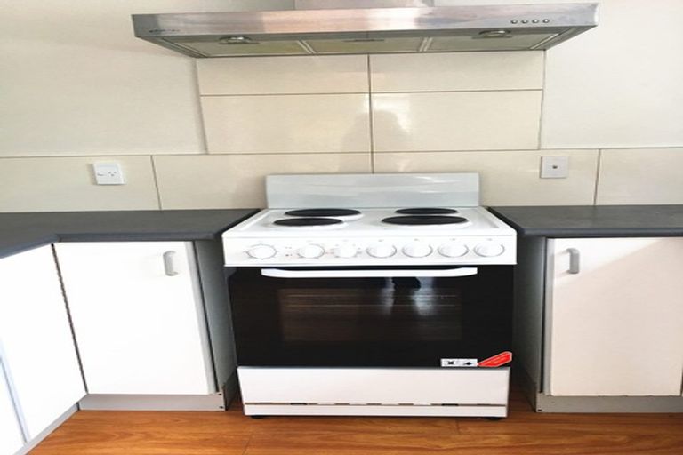 Photo of property in 1/18 Kitewao Street, Northcote, Auckland, 0627