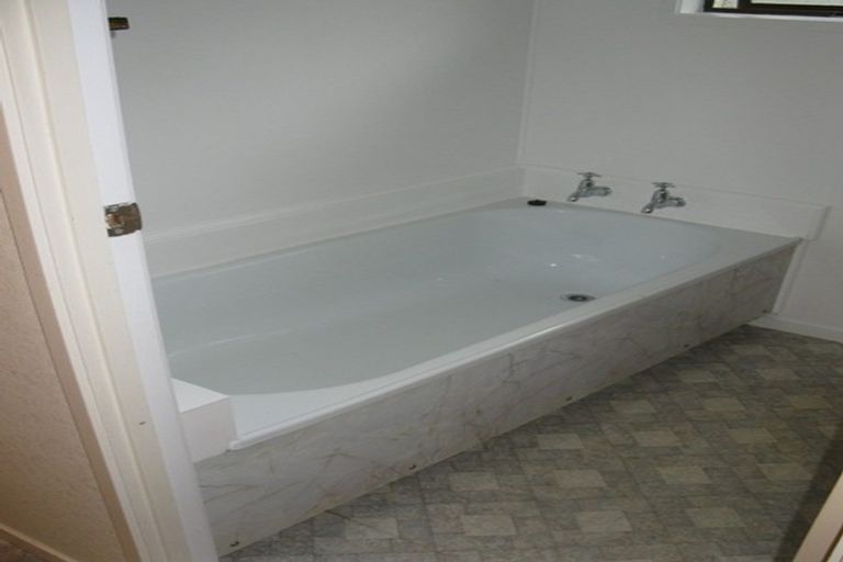 Photo of property in 206 Royal Road, Massey, Auckland, 0614