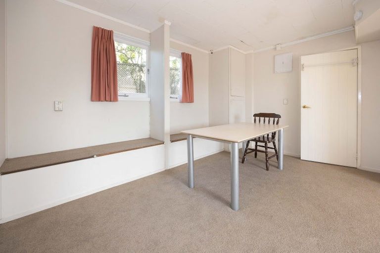 Photo of property in 2 Chelsea View Drive, Chatswood, Auckland, 0626