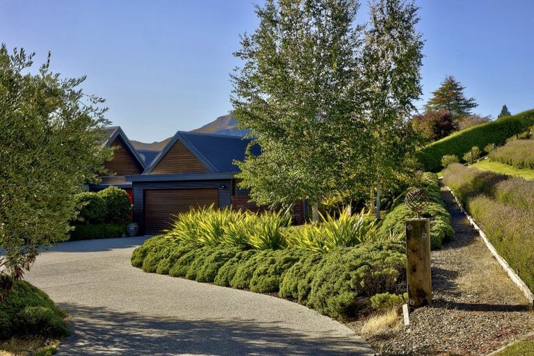 Photo of property in 251 Beacon Point Road, Wanaka, 9305