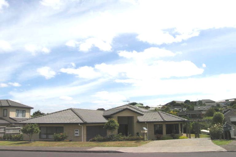Photo of property in 24 Centorian Drive, Windsor Park, Auckland, 0632
