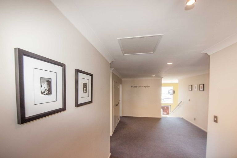 Photo of property in 43 Erlestoke Crescent, Churton Park, Wellington, 6037