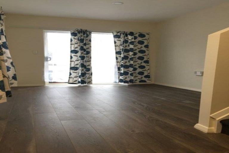 Photo of property in 2/9 Midvale Place, Burswood, Auckland, 2013