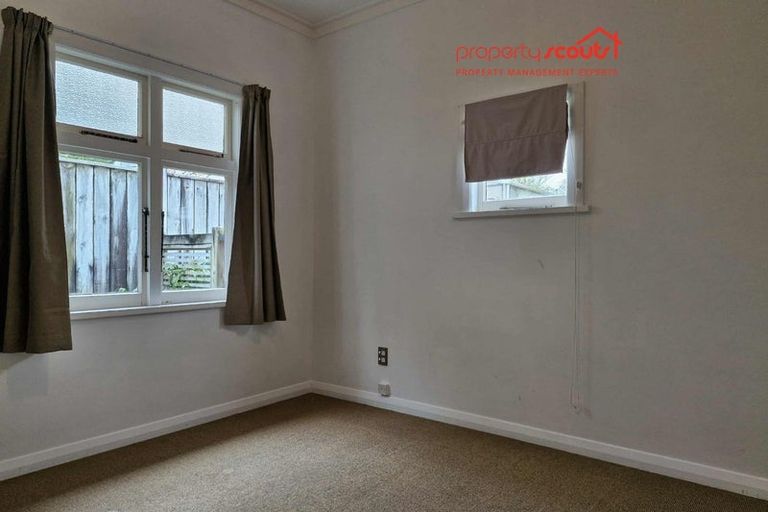 Photo of property in 40 Waiwaka Terrace, Strandon, New Plymouth, 4312