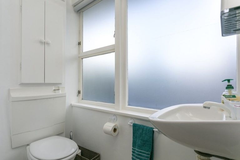 Photo of property in 62 Matuku Street, Two Mile Bay, Taupo, 3330