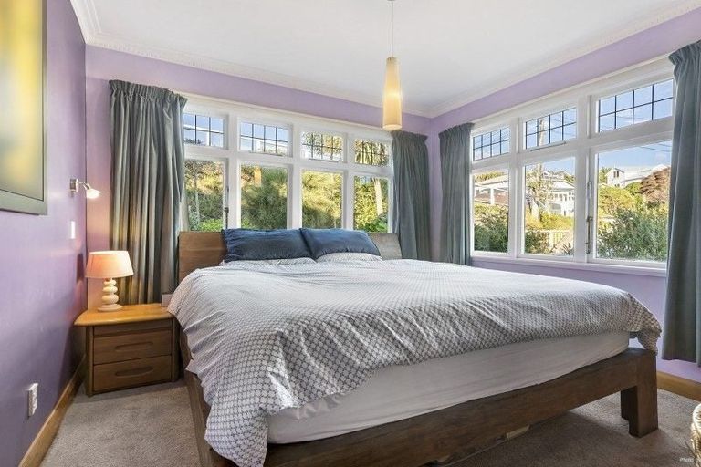 Photo of property in 93 Northland Road, Northland, Wellington, 6012