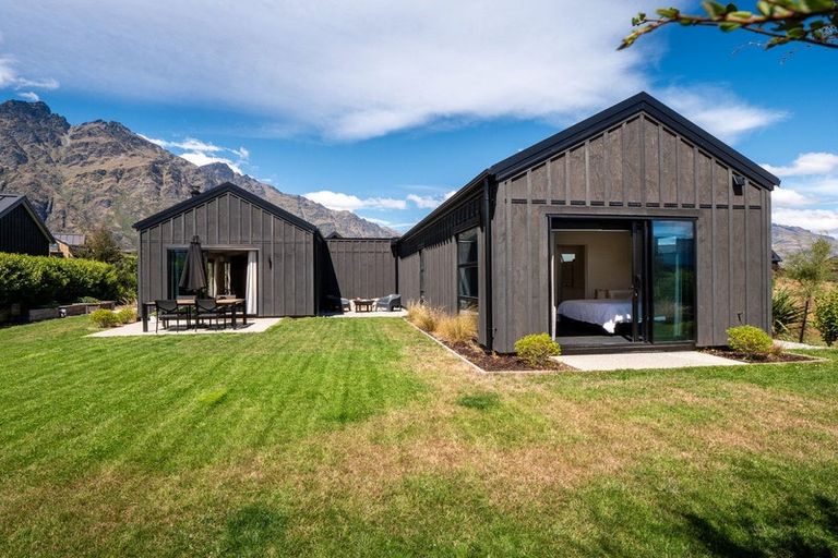 Photo of property in 6 Kerrera Lane, Jacks Point, Queenstown, 9371