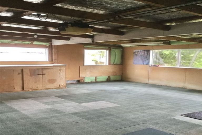 Photo of property in 56 Sherwood Avenue, Te Atatu South, Auckland, 0610