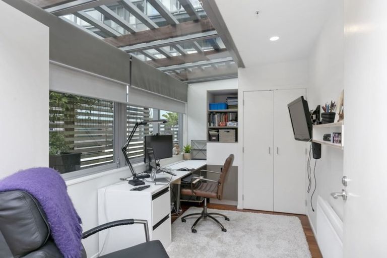 Photo of property in Sol Apartments, 27/37 Jessie Street, Te Aro, Wellington, 6011