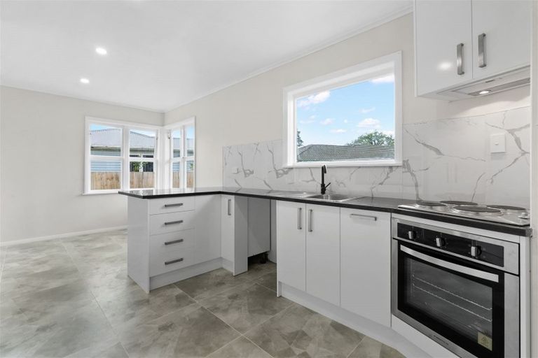 Photo of property in 1 Sutton Crescent, Papakura, 2110