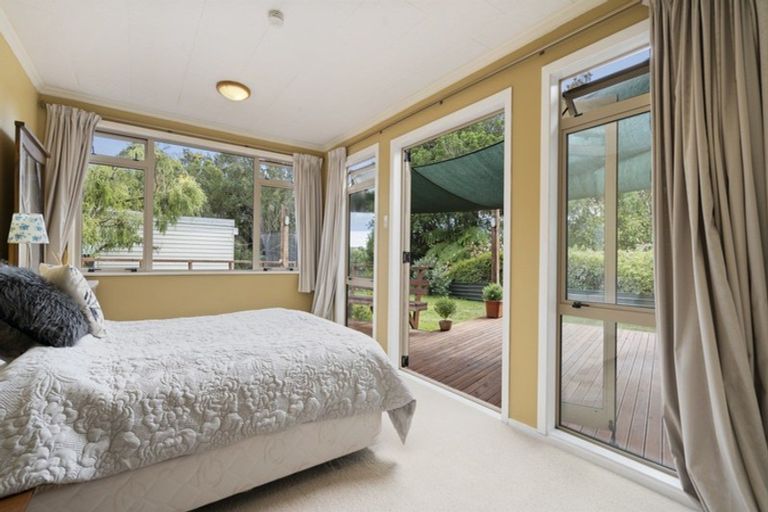 Photo of property in 39 Turakina Street, Merrilands, New Plymouth, 4312