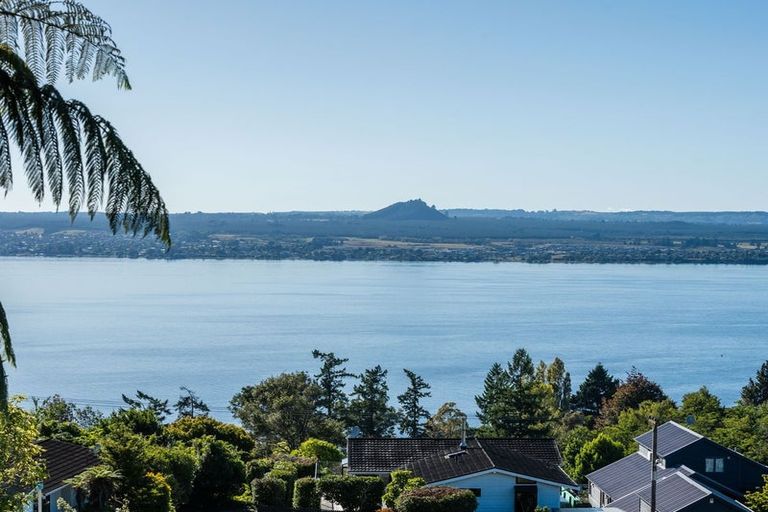 Photo of property in 102 Wakeman Road, Acacia Bay, Taupo, 3330
