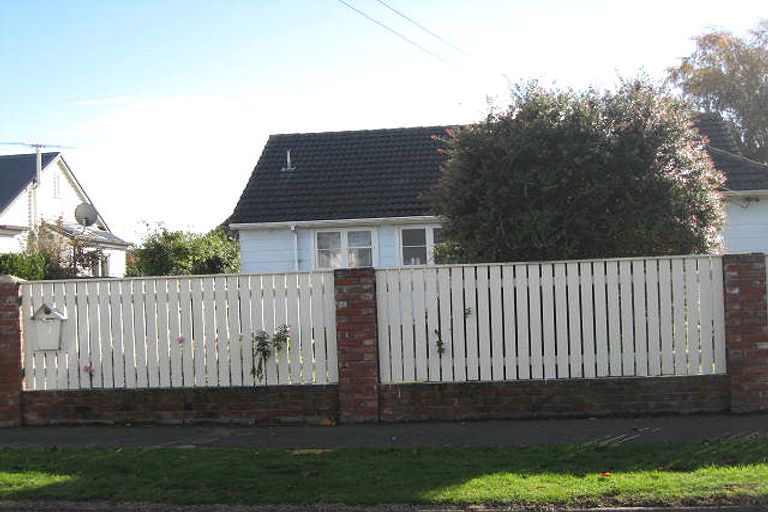Photo of property in 17 Newall Avenue, Bryndwr, Christchurch, 8052