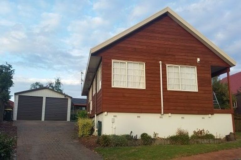 Photo of property in 38 Burswood Drive, Burswood, Auckland, 2013