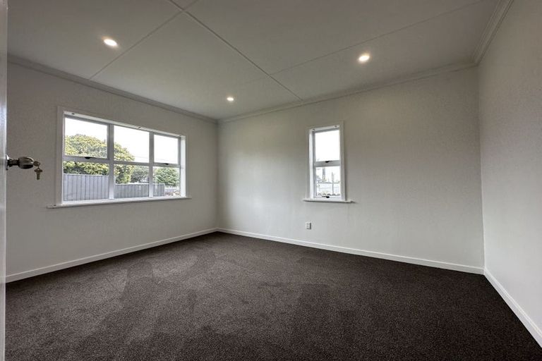 Photo of property in 18 Cambridge Terrace, Papatoetoe, Auckland, 2025