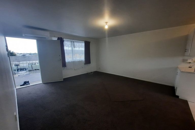 Photo of property in 11/90 Kenderdine Road, Papatoetoe, Auckland, 2025