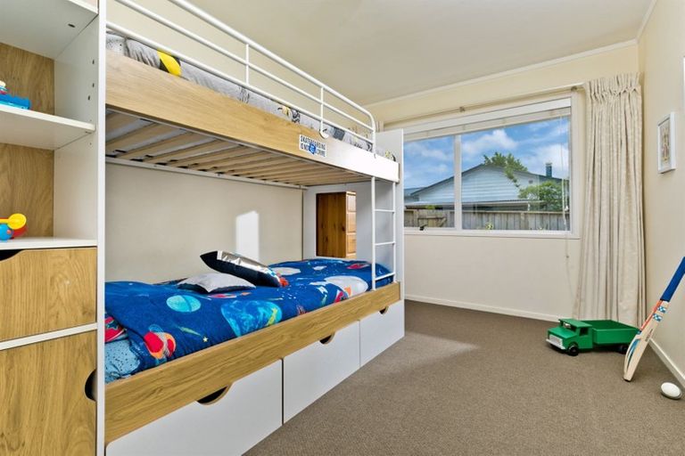 Photo of property in 1/24 Woodglen Road, Glen Eden, Auckland, 0602