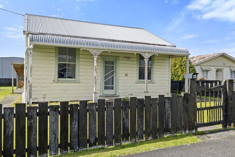 Photo of property in 15 Standish Street, Westown, New Plymouth, 4310