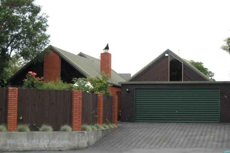 Photo of property in 35 Highland Place, Avonhead, Christchurch, 8042