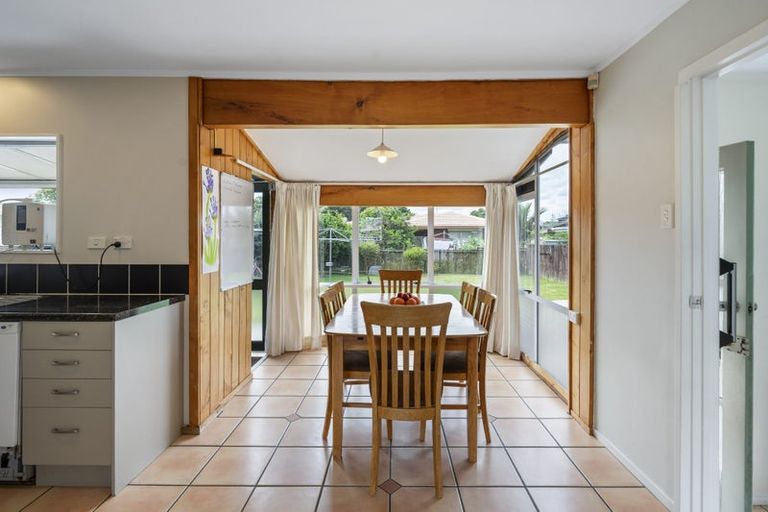 Photo of property in 5 Glengowan Place, Conifer Grove, Takanini, 2112