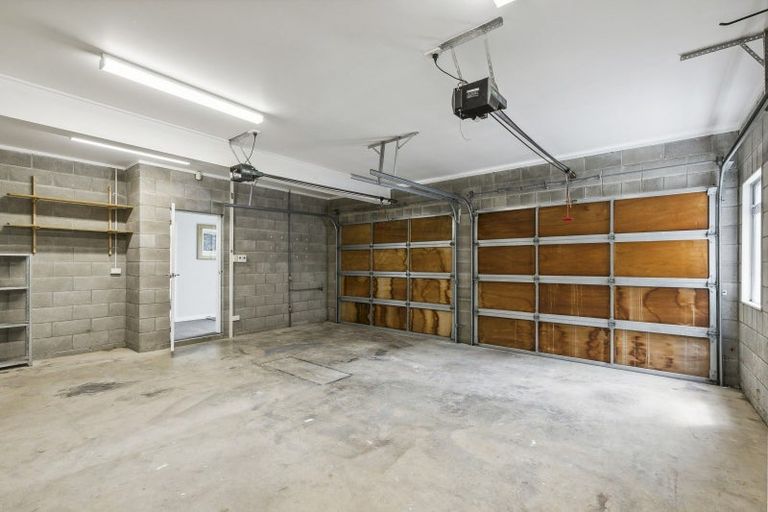 Photo of property in 10 Tannadyce Street, Strathmore Park, Wellington, 6022