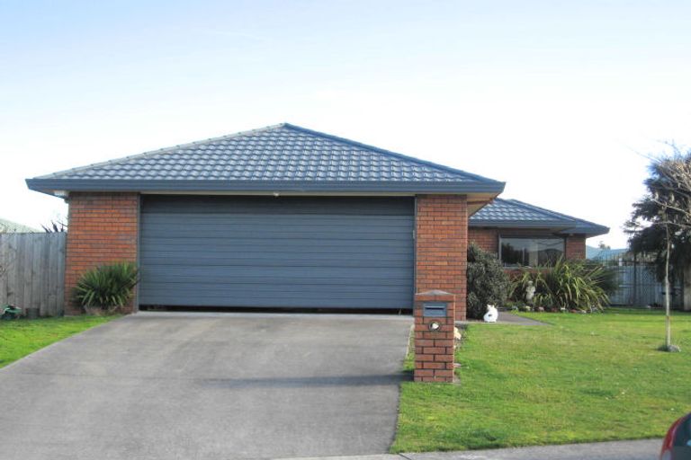 Photo of property in 13 Aldershot Place, Nawton, Hamilton, 3200