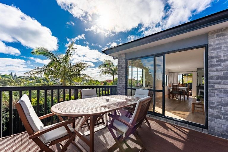 Photo of property in 38 Rivervale Grove, Stanmore Bay, Whangaparaoa, 0932