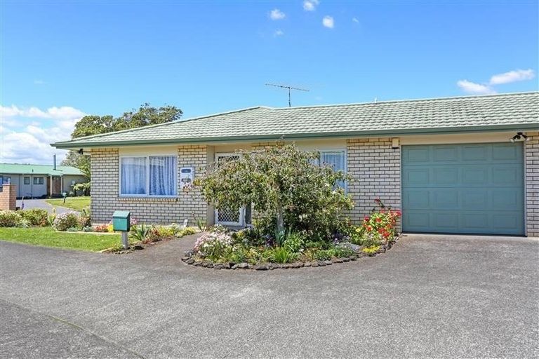 Photo of property in 4/8 Village Place, Tuakau, 2121