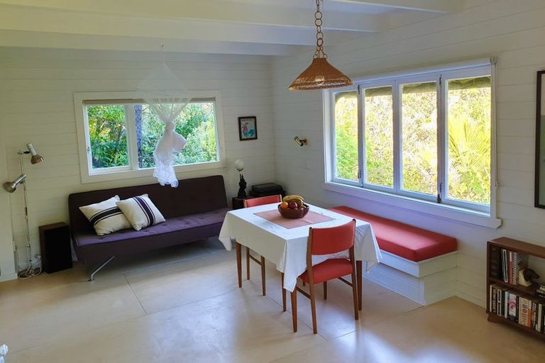 Photo of property in 105 Garden Road, Piha, New Lynn, 0772