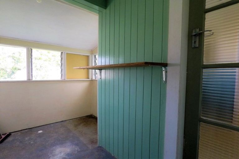 Photo of property in 335 Kawiu Road, Levin, 5510