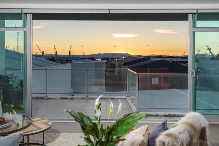 Photo of property in Palm Cove Apartments, 201/6 Tawa Street, Mount Maunganui, 3116