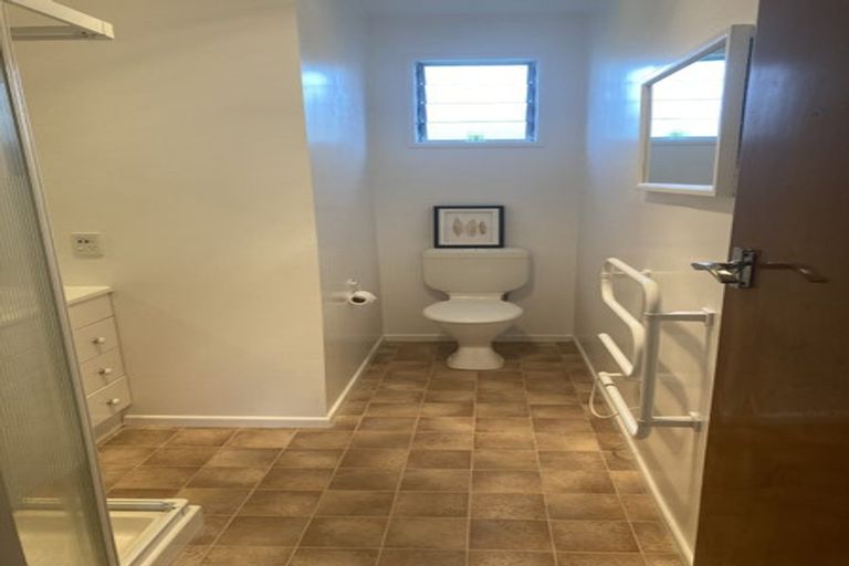 Photo of property in 2/12 The Parade, Bucklands Beach, Auckland, 2012