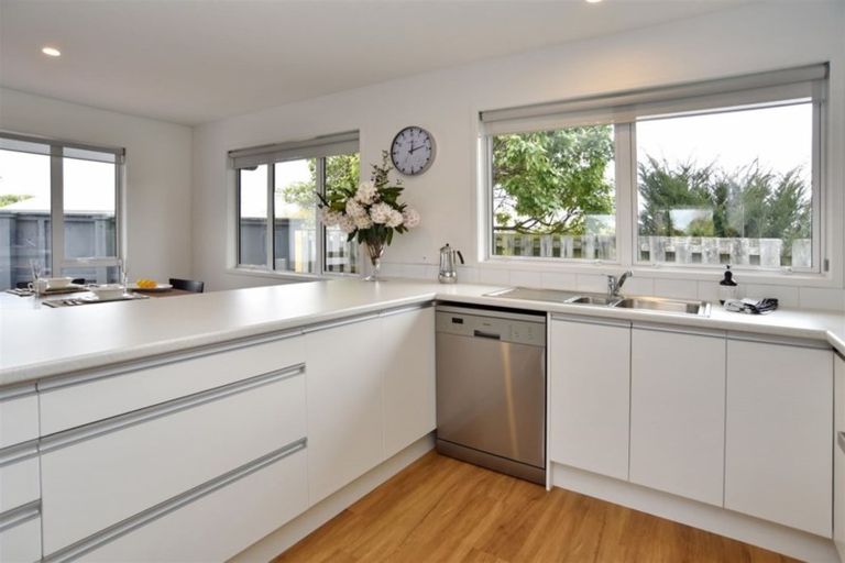Photo of property in 84 Akaroa Street, Kaiapoi, 7630