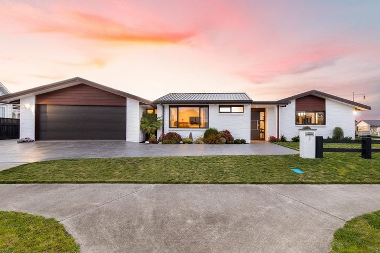 Photo of property in 2 Clifford Close, Leamington, Cambridge, 3432