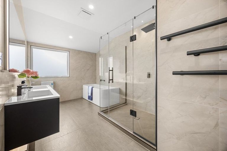 Photo of property in 4 Seawind Way, Hobsonville, Auckland, 0616