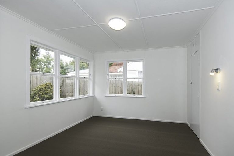 Photo of property in 41 Manuka Road, Bayview, Auckland, 0629