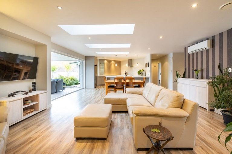 Photo of property in 43 Tauroa Valley Road, Havelock North, 4130