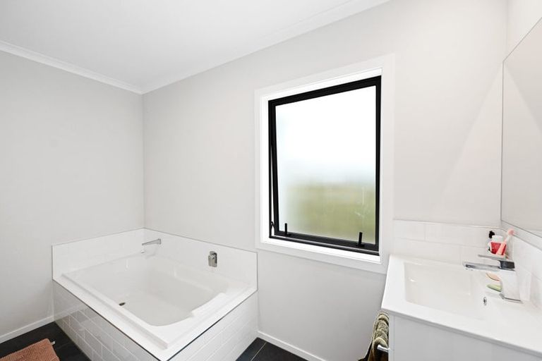 Photo of property in 12 Anna Jean Crescent, Flagstaff, Hamilton, 3210