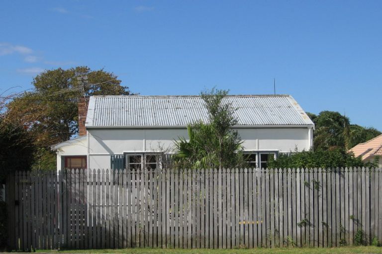 Photo of property in 181 East Coast Road, Castor Bay, Auckland, 0620
