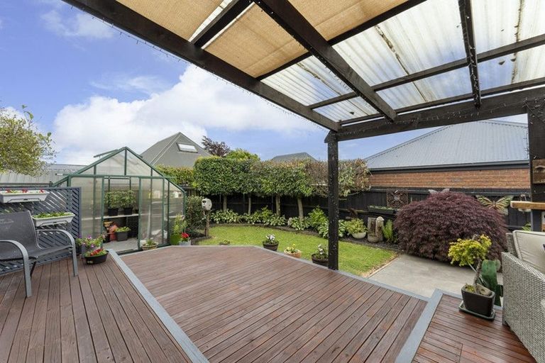 Photo of property in 6 Bentley Street, Russley, Christchurch, 8042