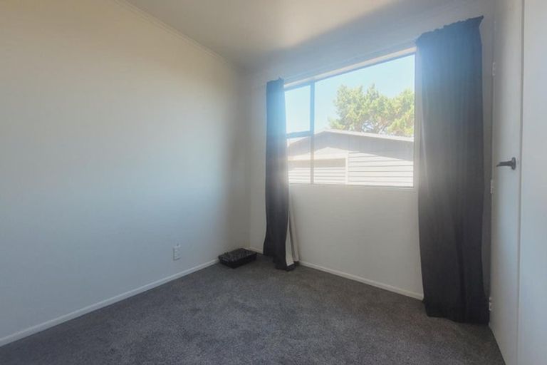 Photo of property in 10 Sombrero View, Ascot Park, Porirua, 5024