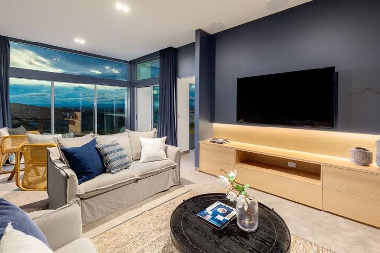 Photo of property in 6 Gazelle Lane, Redcliffs, Christchurch, 8081