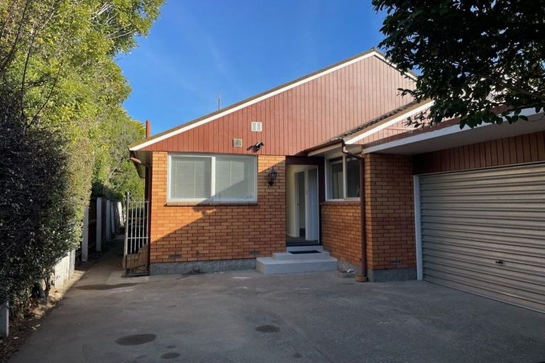 Photo of property in 1/427 Avonhead Road, Avonhead, Christchurch, 8042
