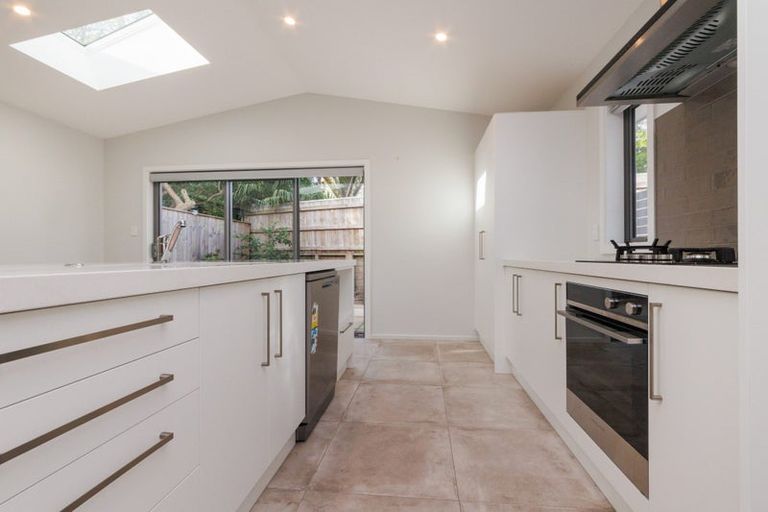 Photo of property in 5a Woodstock Place, Hokowhitu, Palmerston North, 4410