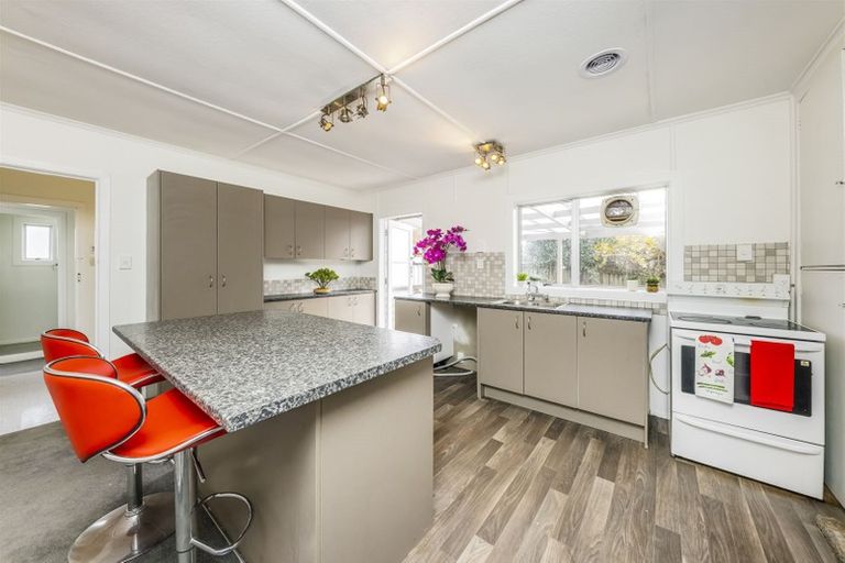 Photo of property in 24 Birdwood Road, Pukekohe, 2120